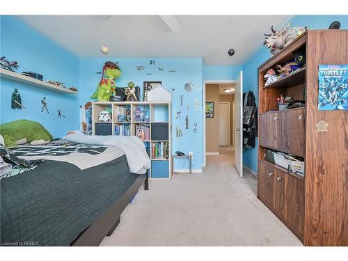 90 Barrett Avenue, Brantford, ON - Indoor Photo Showing Bedroom