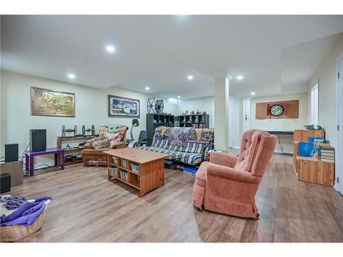 90 Barrett Avenue, Brantford, ON - Indoor Photo Showing Living Room