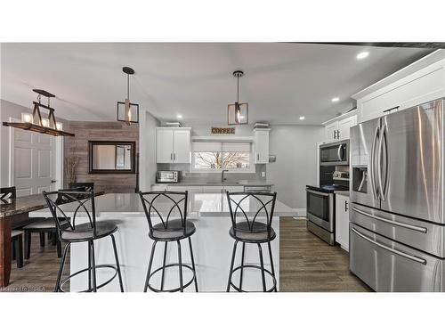 44 Albemarle Street, Brantford, ON - Indoor Photo Showing Kitchen With Upgraded Kitchen
