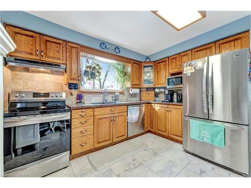 307 Baptist Church Road, Caledonia, ON - Indoor Photo Showing Kitchen