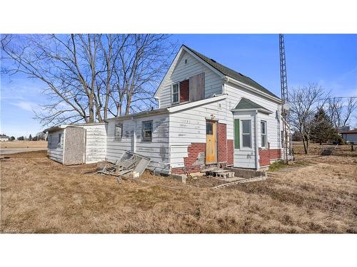 9613 Currie Road, Wallacetown, ON - Outdoor