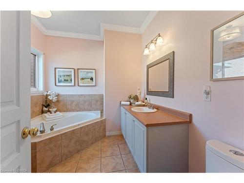 5 Cobblestone Drive, Paris, ON - Indoor Photo Showing Bathroom