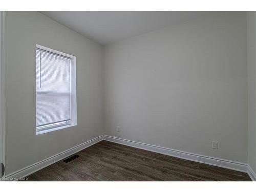 5 Halls Avenue, Brantford, ON - Indoor Photo Showing Other Room