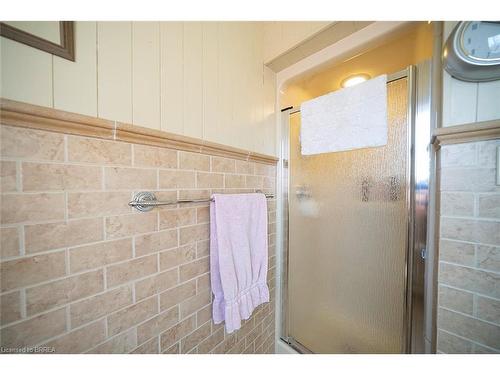 86 Pleasant Ridge Road, Brantford, ON - Indoor Photo Showing Bathroom