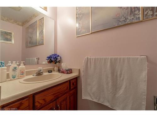 18 Huntingdale Drive, Kitchener, ON - Indoor Photo Showing Bathroom