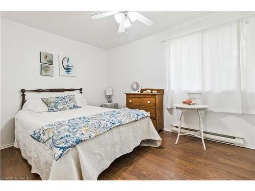 21 Head Street, Turkey Point, ON - Indoor Photo Showing Bedroom