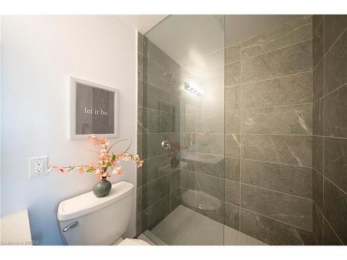 320-7711 Green Vista Gate, Niagara Falls, ON - Indoor Photo Showing Bathroom