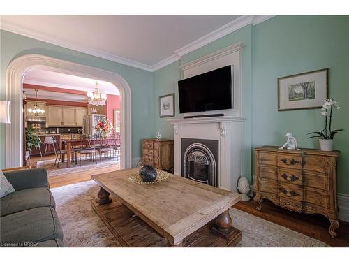 15 Egerton Street, Brantford, ON - Indoor Photo Showing Living Room