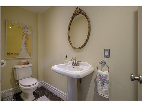 15 Egerton Street, Brantford, ON - Indoor Photo Showing Bathroom