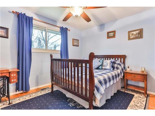 48 Abbington Drive, Hamilton, ON - Indoor Photo Showing Bedroom