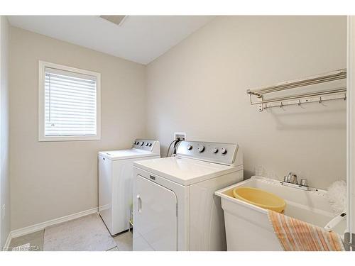 54 Munro Circle, Brantford, ON - Indoor Photo Showing Laundry Room