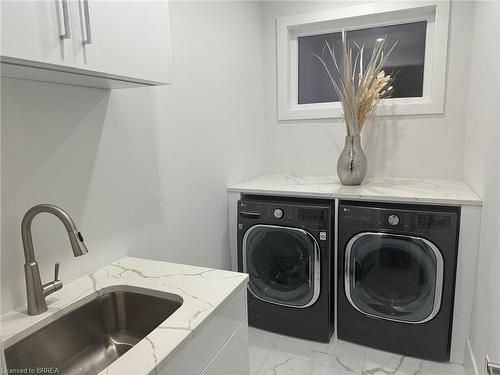 73 Grandville Circle, Paris, ON - Indoor Photo Showing Laundry Room