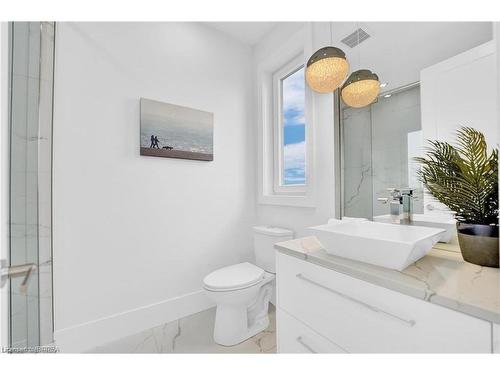 73 Grandville Circle, Paris, ON - Indoor Photo Showing Bathroom