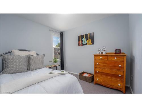 47-273 Elgin Street, Brantford, ON - Indoor Photo Showing Bedroom