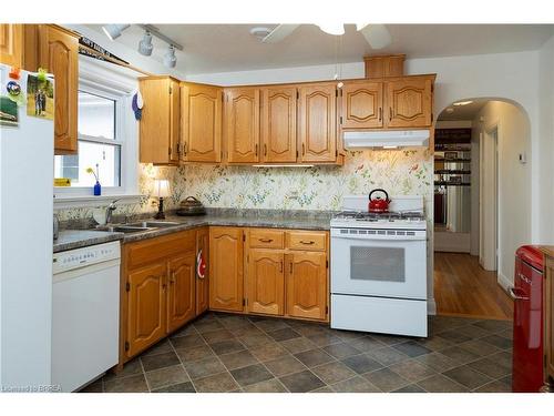 5 Charles Street, Simcoe, ON - Indoor Photo Showing Kitchen With Double Sink