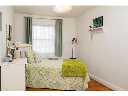 5 Charles Street, Simcoe, ON - Indoor Photo Showing Other Room
