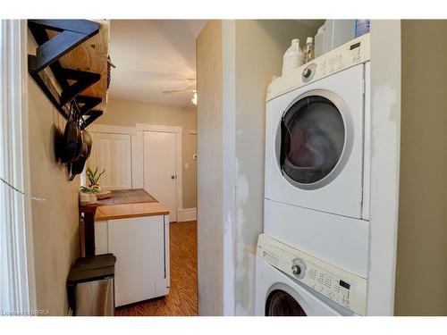 300 Dalhousie Street, Brantford, ON - Indoor Photo Showing Laundry Room