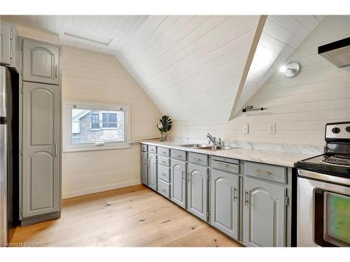 38 Dufferin Avenue, Brantford, ON - Indoor Photo Showing Kitchen With Double Sink
