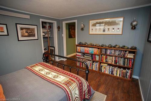 111 Tutela Heights Road, Brantford, ON - Indoor Photo Showing Bedroom