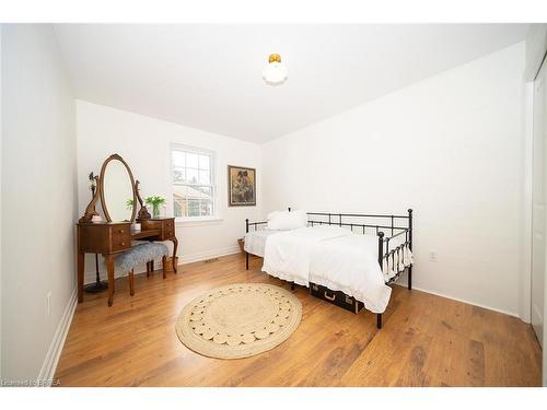 443 Bishopsgate Road, Burford, ON - Indoor Photo Showing Bedroom