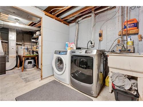 3 Ashgrove Court, Brantford, ON - Indoor Photo Showing Laundry Room