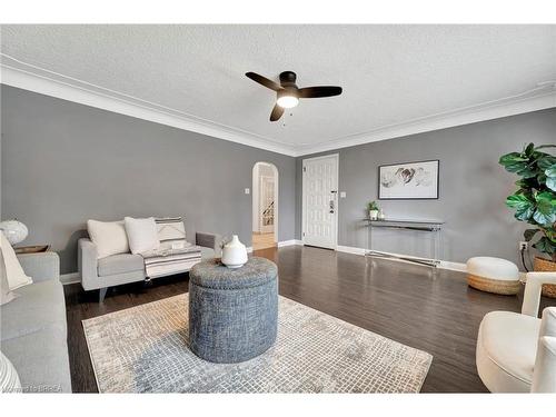 21 Jefferson Avenue, Port Colborne, ON - Indoor Photo Showing Living Room