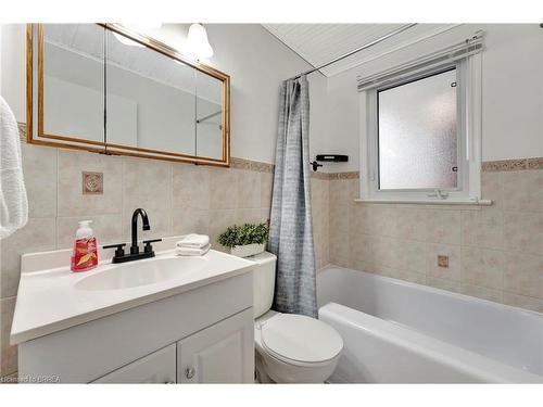 21 Jefferson Avenue, Port Colborne, ON - Indoor Photo Showing Bathroom