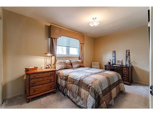 16 Camrose Drive, Brantford, ON - Indoor Photo Showing Bedroom