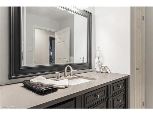 43-35 Stratford Terrace, Brantford, ON - Indoor Photo Showing Bathroom