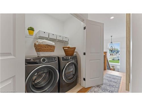 42 Aspen Circle, Thorndale, ON - Indoor Photo Showing Laundry Room