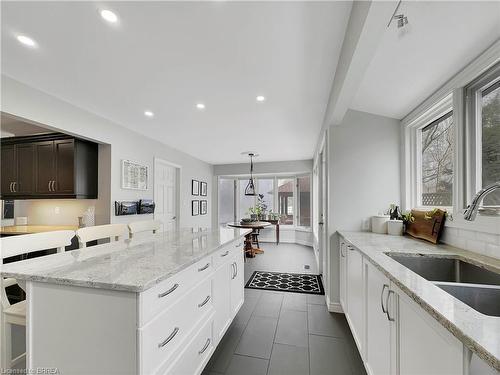 205 Dufferin Avenue, Brantford, ON - Indoor Photo Showing Kitchen With Upgraded Kitchen
