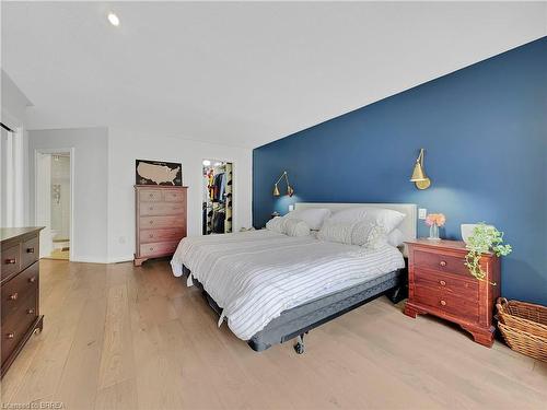 205 Dufferin Avenue, Brantford, ON - Indoor Photo Showing Bedroom