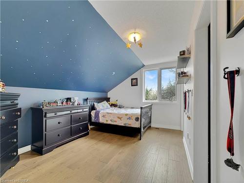 205 Dufferin Avenue, Brantford, ON - Indoor Photo Showing Bedroom