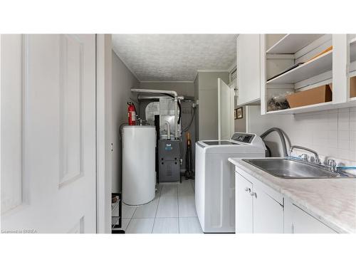 13 Turkey Point Road, Turkey Point, ON - Indoor Photo Showing Laundry Room