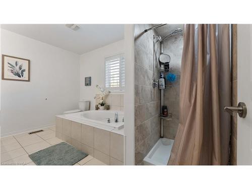 57 Hunter Way, Brantford, ON - Indoor Photo Showing Bathroom