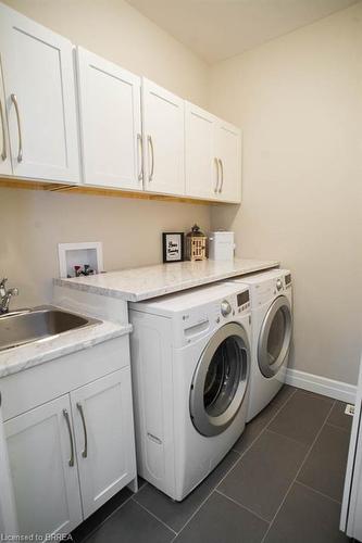 290 Mount Pleasant Road, Brantford, ON - Indoor Photo Showing Laundry Room