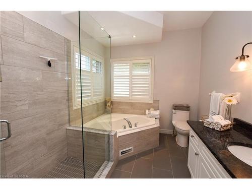 51 Queensway Drive, Brantford, ON - Indoor Photo Showing Bathroom