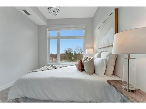 409-457 Plains Road E, Burlington, ON - Indoor Photo Showing Bedroom