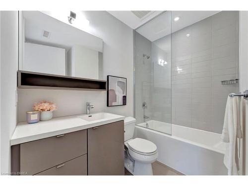 409-457 Plains Road E, Burlington, ON - Indoor Photo Showing Bathroom