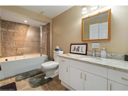 F-68 Harris Avenue, Brantford, ON - Indoor Photo Showing Bathroom