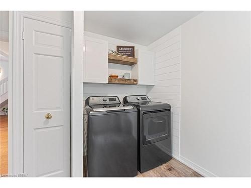 47 Burlington Street, Harrisburg, ON - Indoor Photo Showing Laundry Room