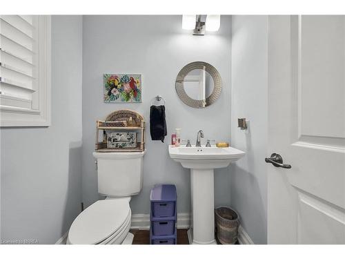 17-60 Dufferin Avenue, Brantford, ON - Indoor Photo Showing Bathroom