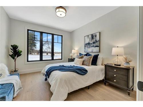 564 Mount Pleasant Road, Brantford, ON - Indoor Photo Showing Bedroom