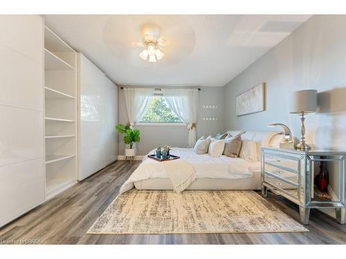 231 Parkside Drive, Waterdown, ON - Indoor Photo Showing Bedroom