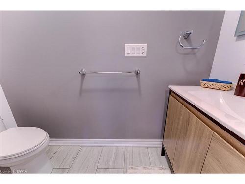 52 River Drive, Port Dover, ON - Indoor Photo Showing Bathroom