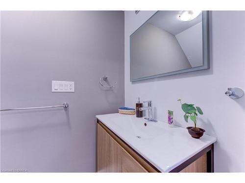 52 River Drive, Port Dover, ON - Indoor Photo Showing Bathroom