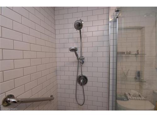 36 Banfield Street, Paris, ON - Indoor Photo Showing Bathroom