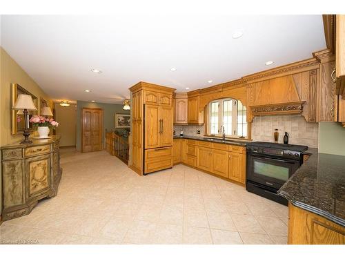3628 Concession Drive, Glencoe, ON - Indoor Photo Showing Kitchen