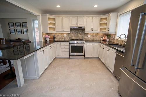 23 Angle Street, Simcoe, ON - Indoor Photo Showing Kitchen With Upgraded Kitchen
