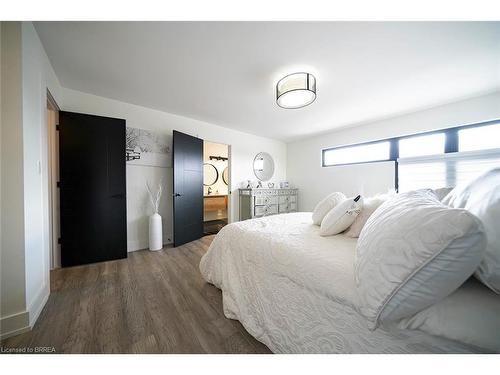 14 Willowbrook Drive, Welland, ON - Indoor Photo Showing Bedroom